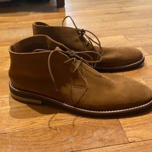 Bostonian men’s suede boots. Size 9. New.